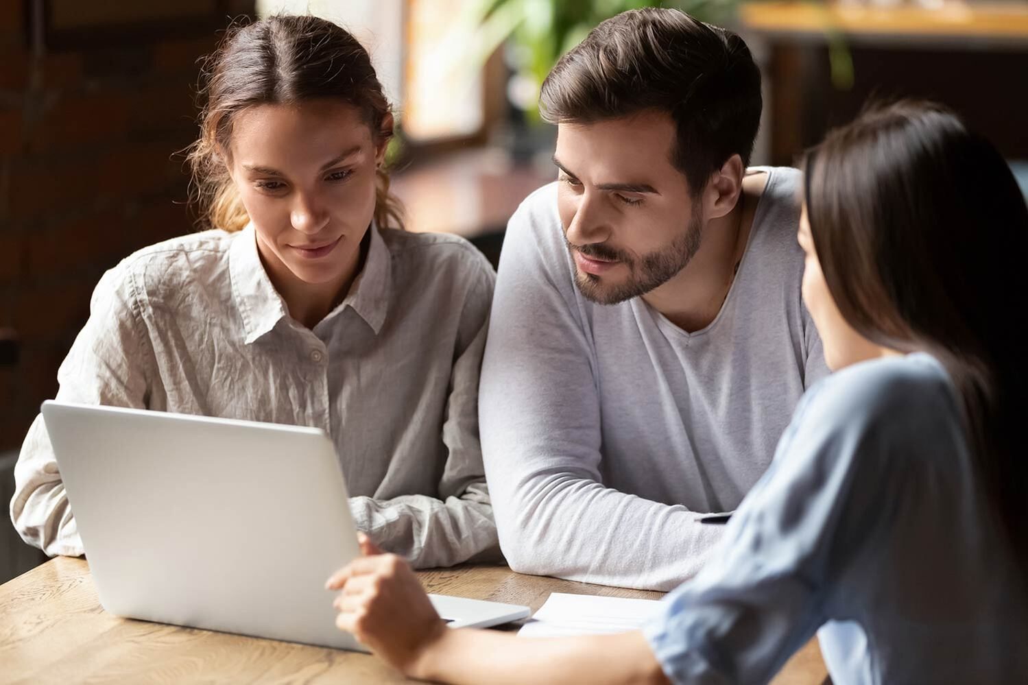 Co-signing a loan: Risks and benefits