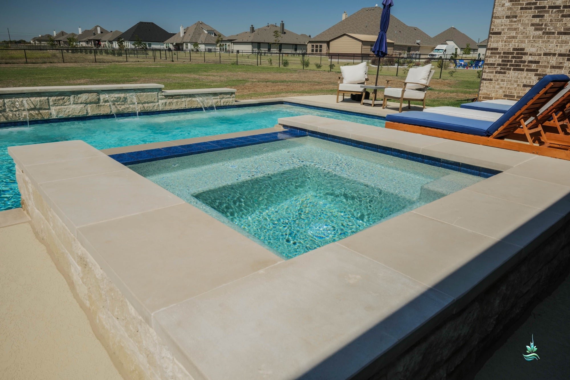 Perfectly situated raised pool spa