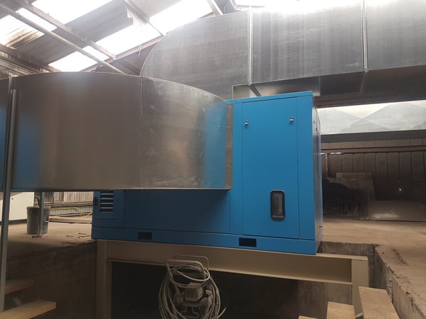 Variable speed compressor foe sandblast facility