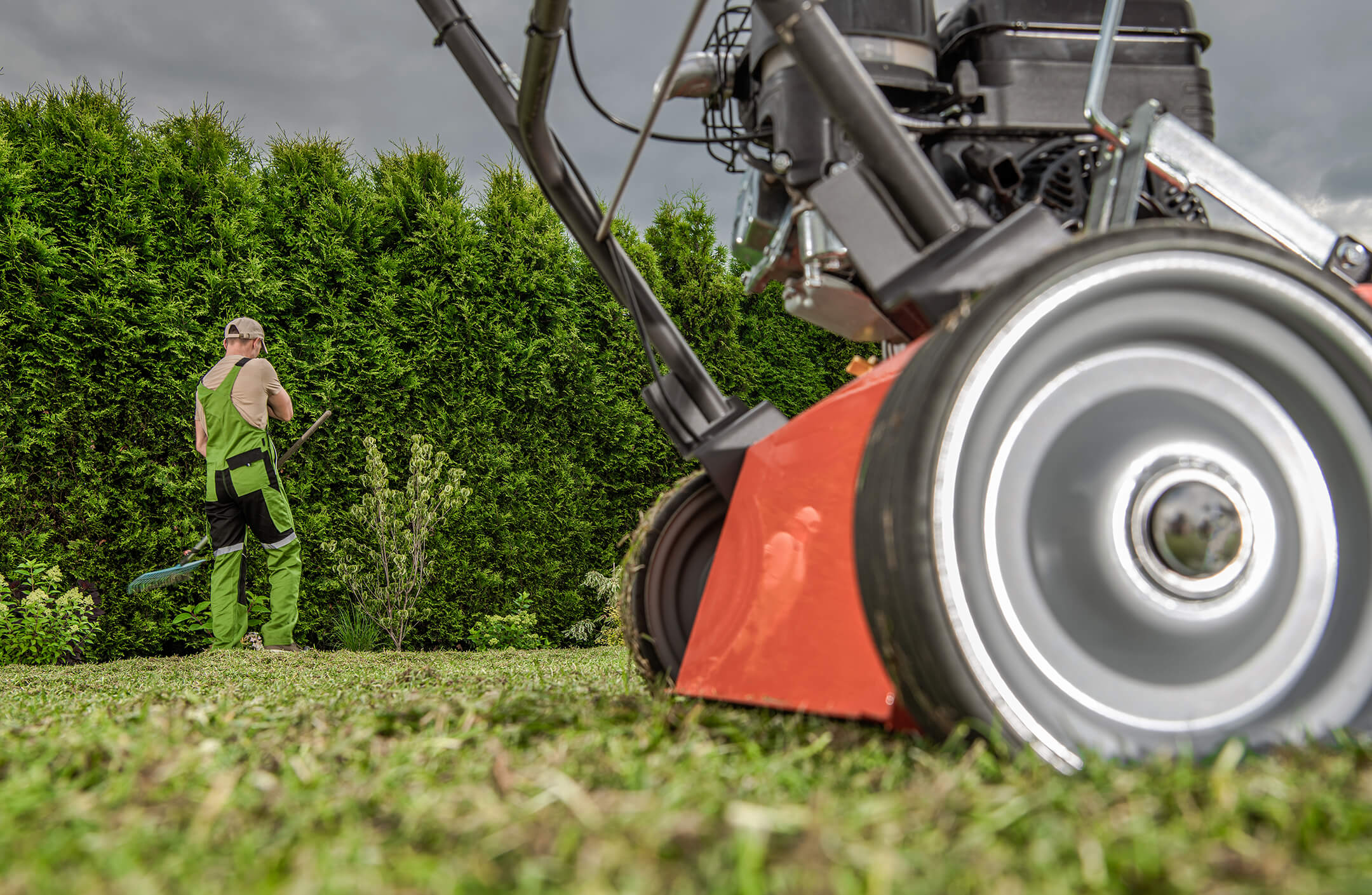 lawn-aerator-1080px lawn-aerator-1080px