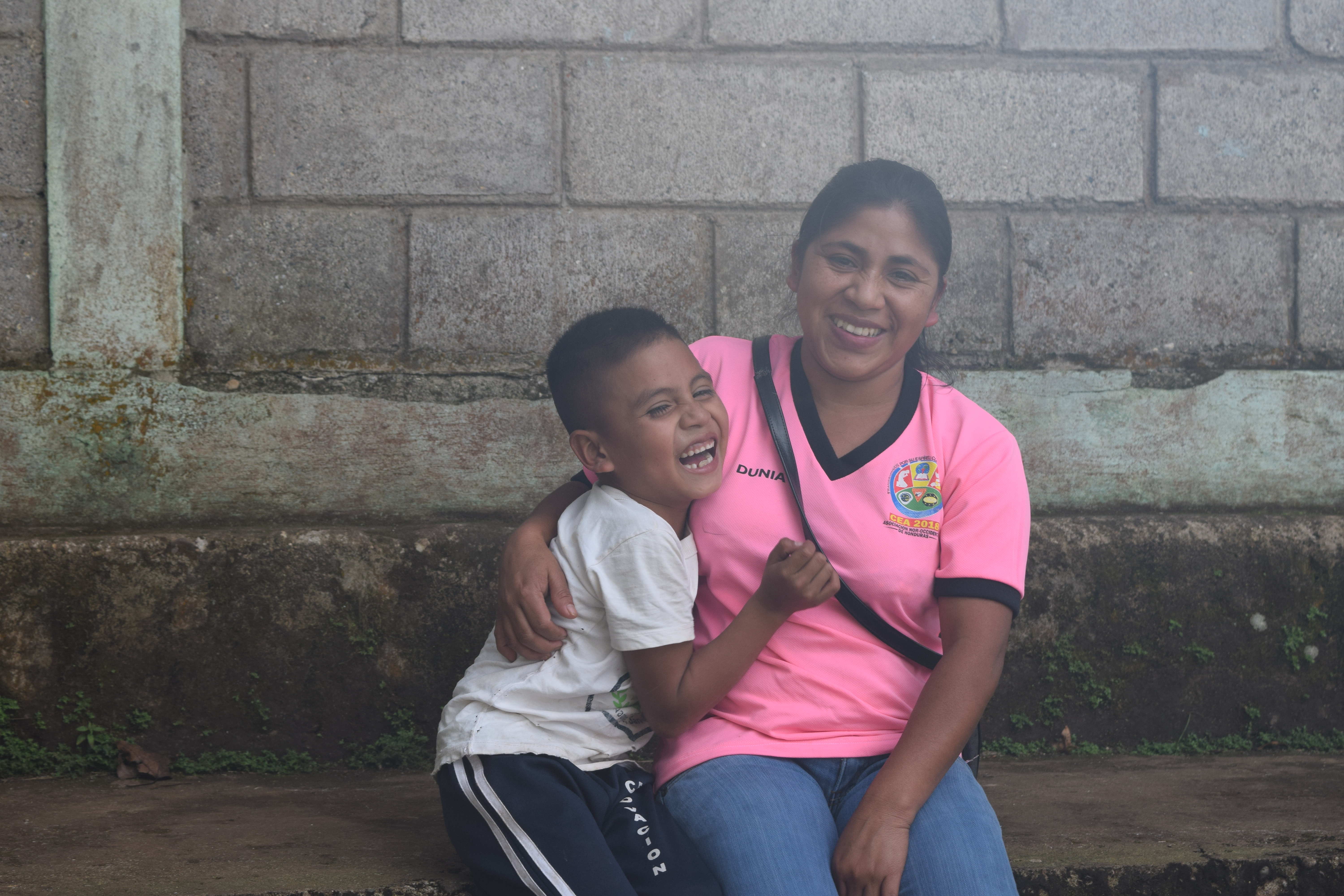 Brayan y María su madre en Honduras
