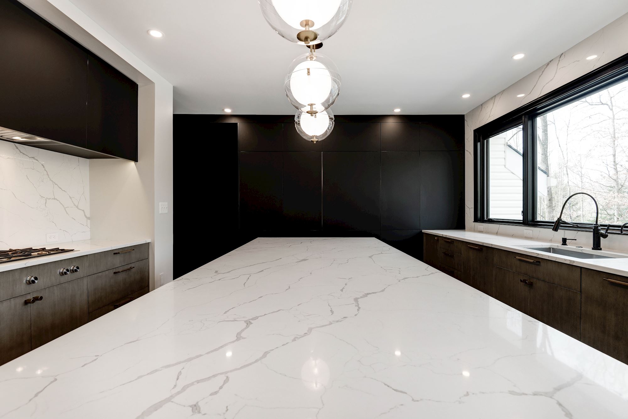 What’s The Difference Between Granite vs. Quartz?
