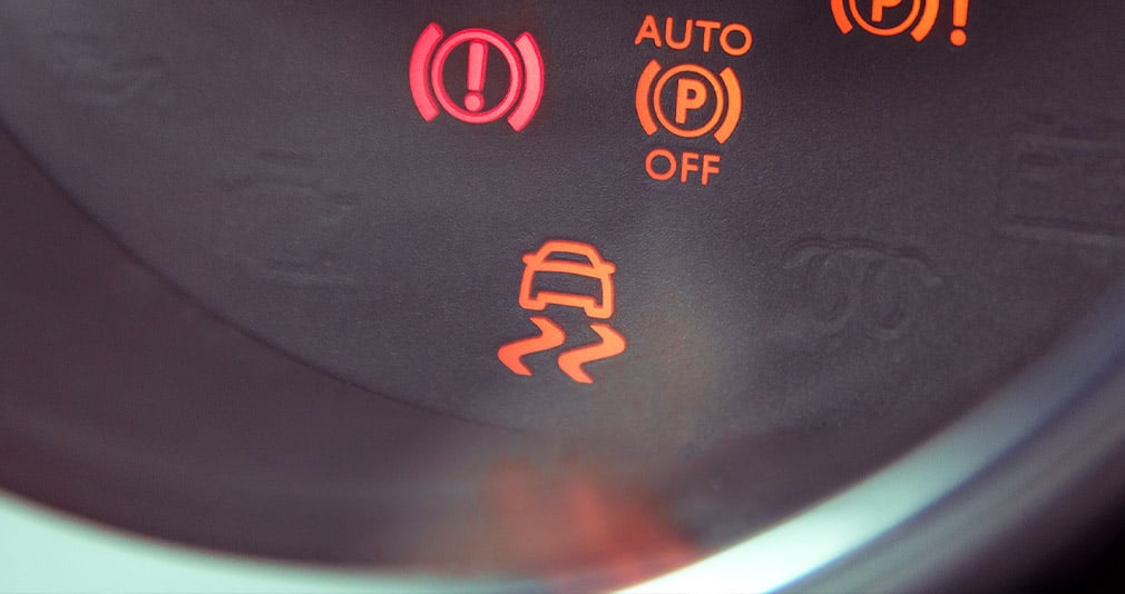 Traction control outlet warning light