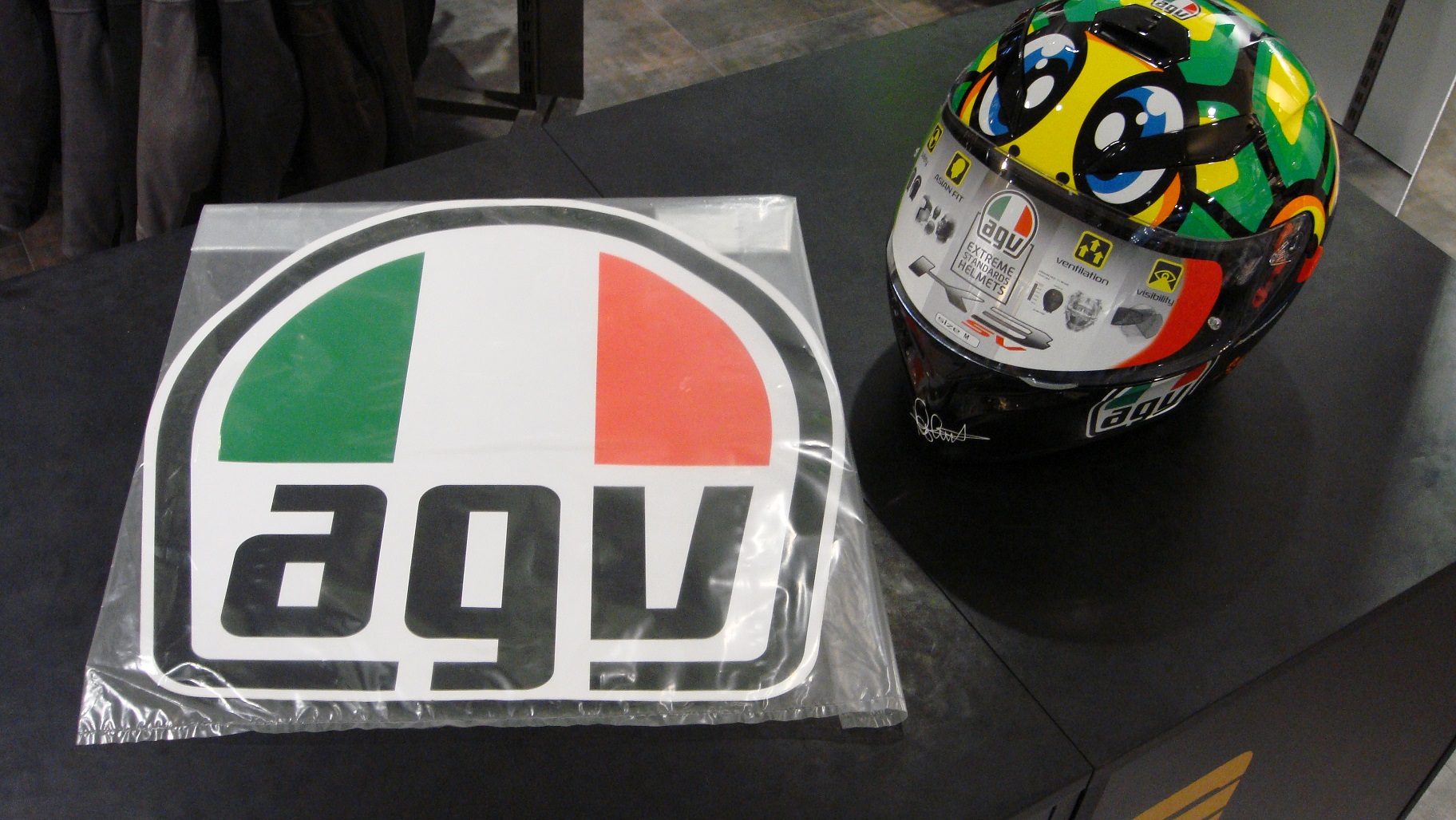 agv helmet ステッカー