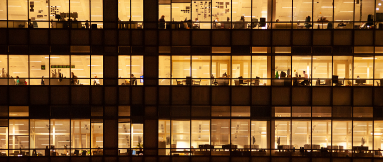 Office building by night_desktop_764_324