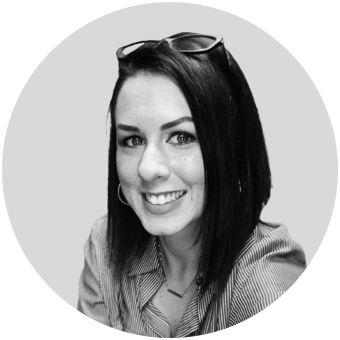 img-headshot-jennifer-leaver-mono