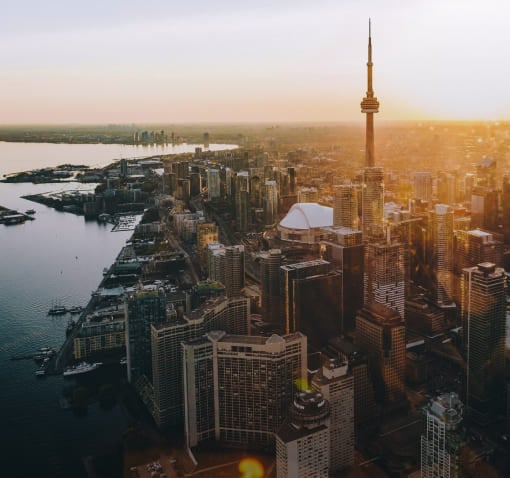 Toronto skyline, CN tower, study English in toronto