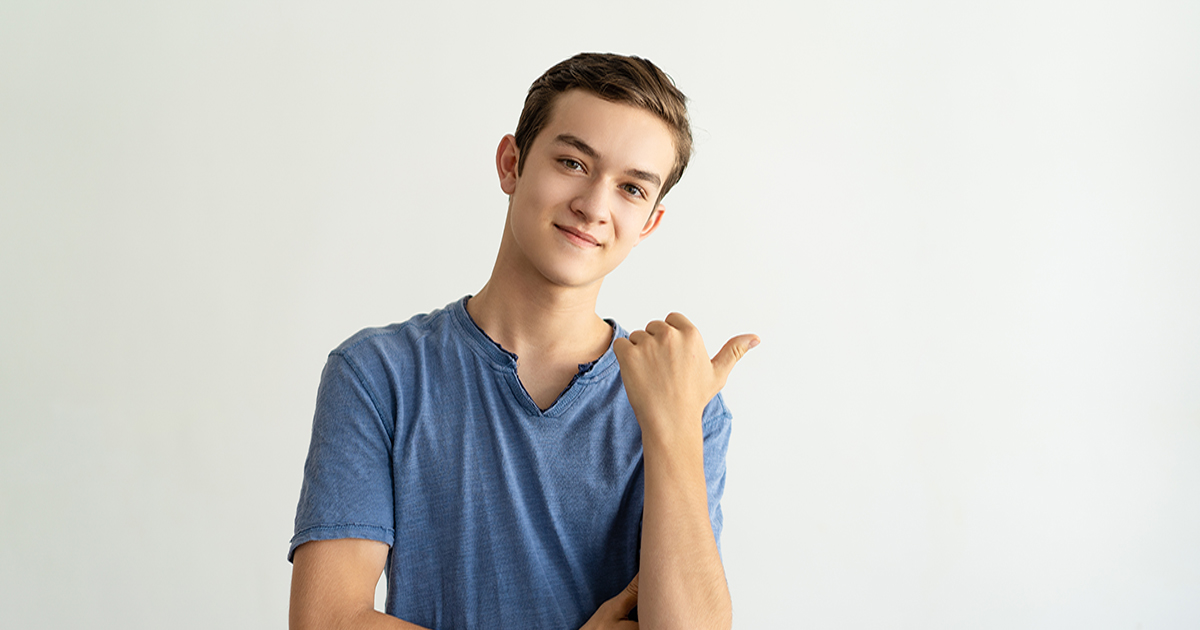 Cómo promover una mejor comunicación asertiva en tu hijo adolescente