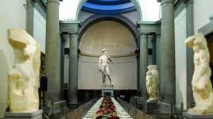 Firenze, un banchetto di nozze nella Galleria dell'Accademia: ma è una fake  news - la Repubblica