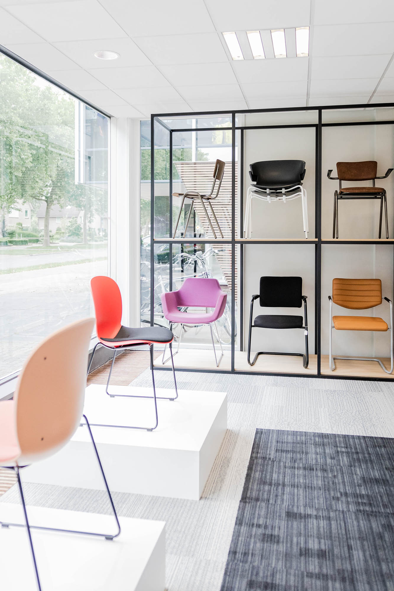 Dijkgraaf kantoormeubels bureaus 