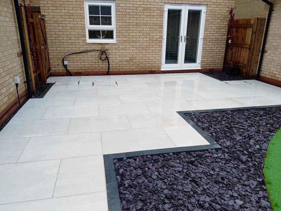 Smooth Black Granite Cobbles