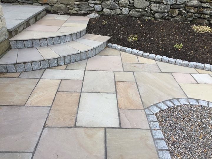 Silver Granite Cobble Border