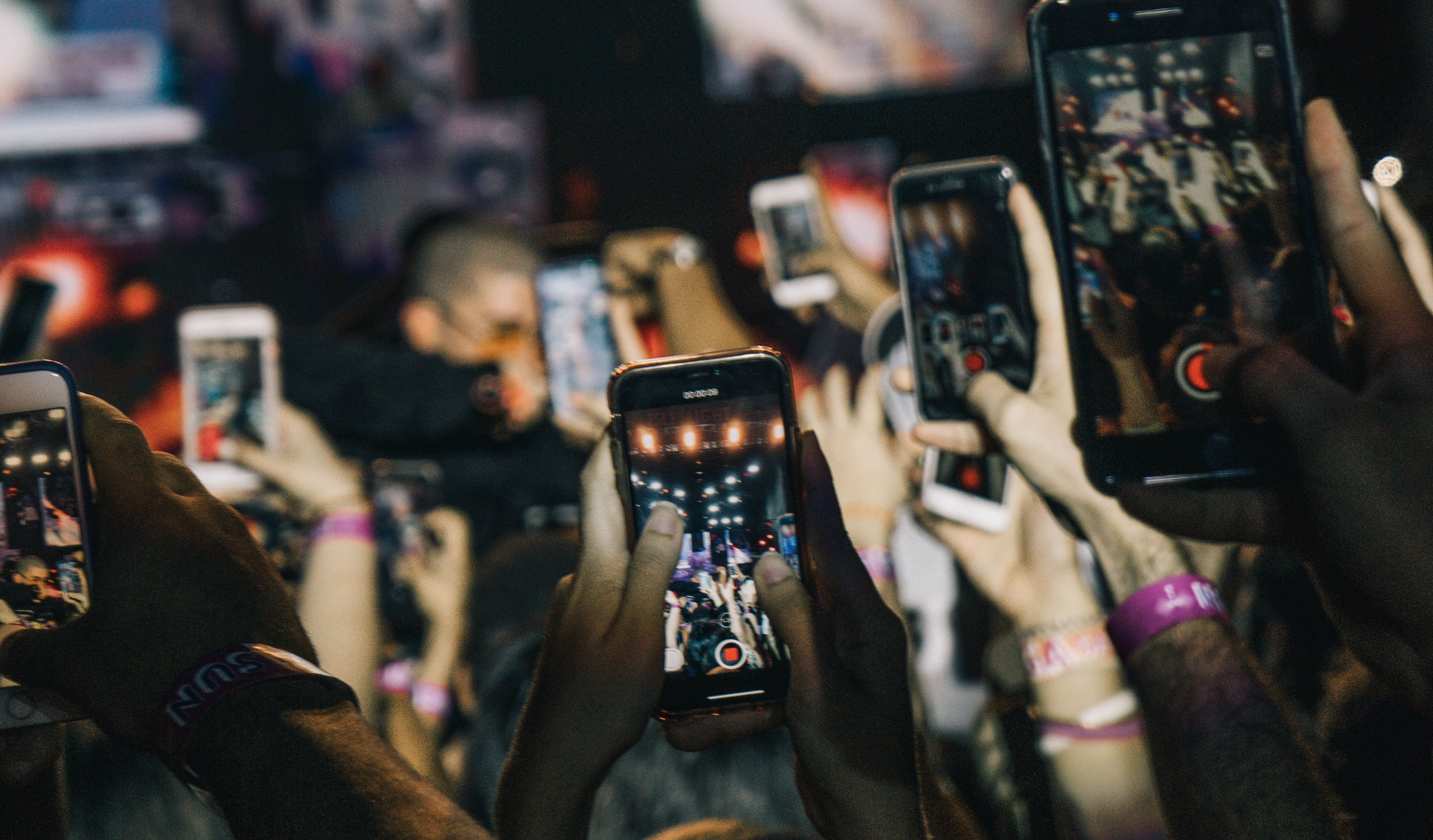Digimind Blog - The importance of your brand experience on social media - Featured Banner