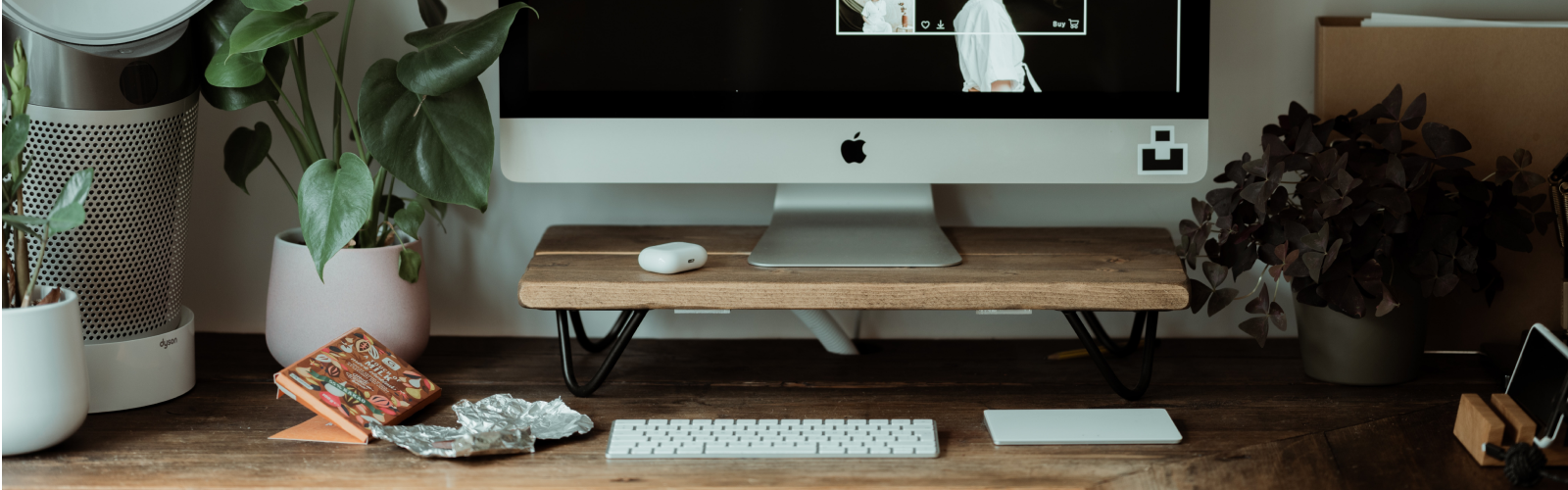 Remote Work Essentials: Setting Up Your Freelance Workspace - ZURBD