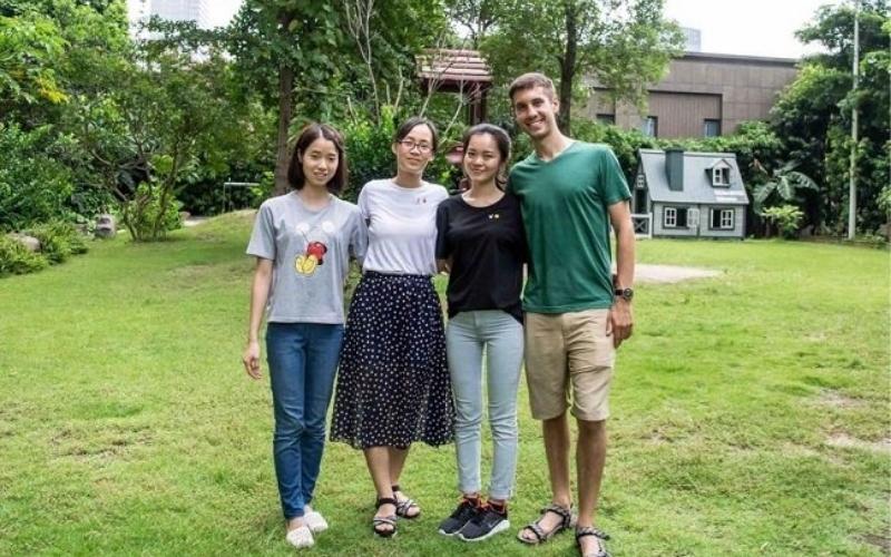 Making friends as an English teacher in Beijing, China