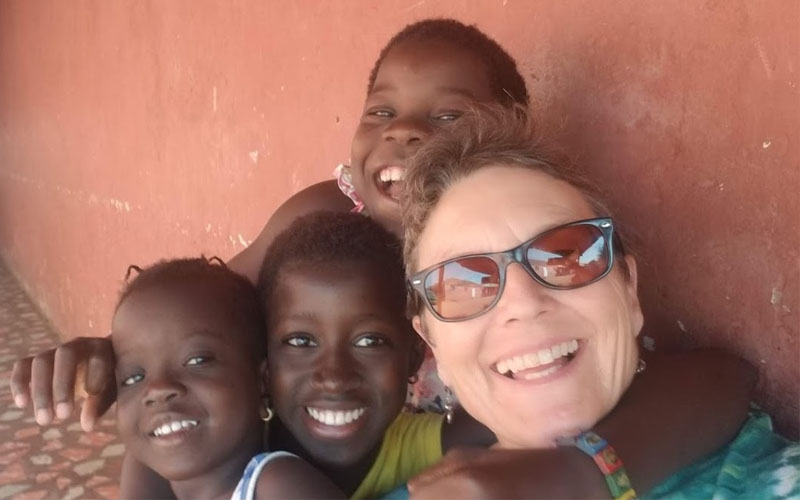 Make a different and teach English in Guinea-Bissau