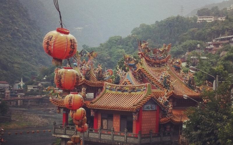 benefits of teaching English in Asia