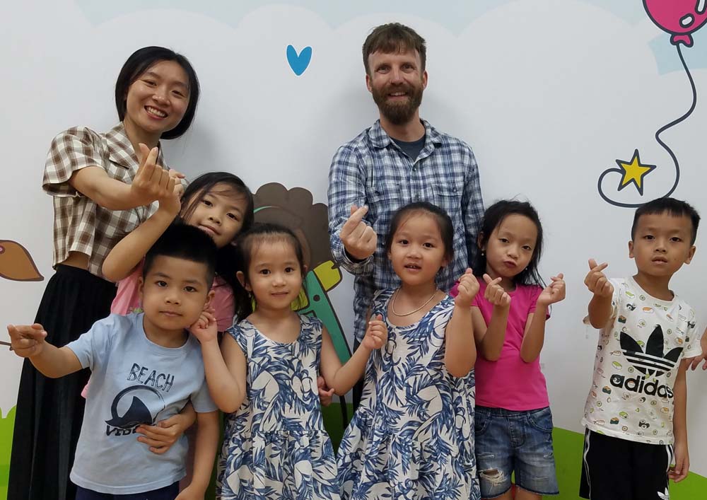ITA alumnus Jeff Alten teaching English in Vietnam, Asia