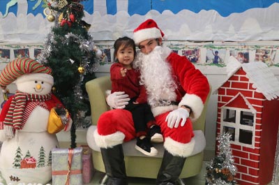 Zach-Sack-China-Zhengzhou-christmas