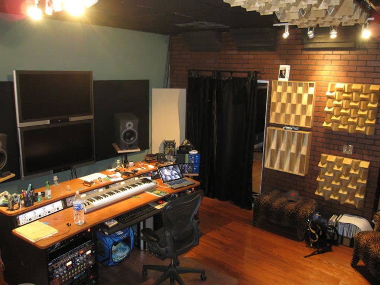 HTA PMI Sound Comfort in Home Recording Studio