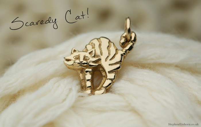 Scaredy Cat Necklace 