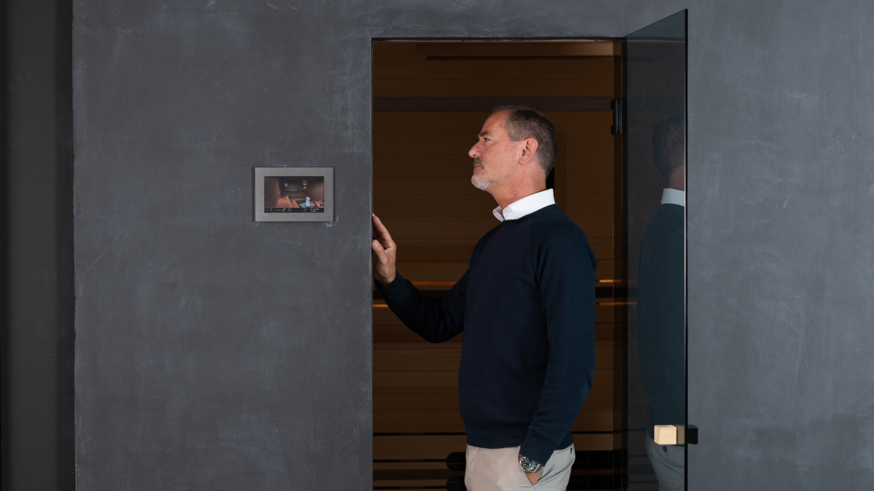 Showroom spas saunas -desk