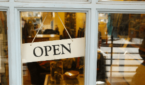 Retail-Image of an open sign on a retail store door