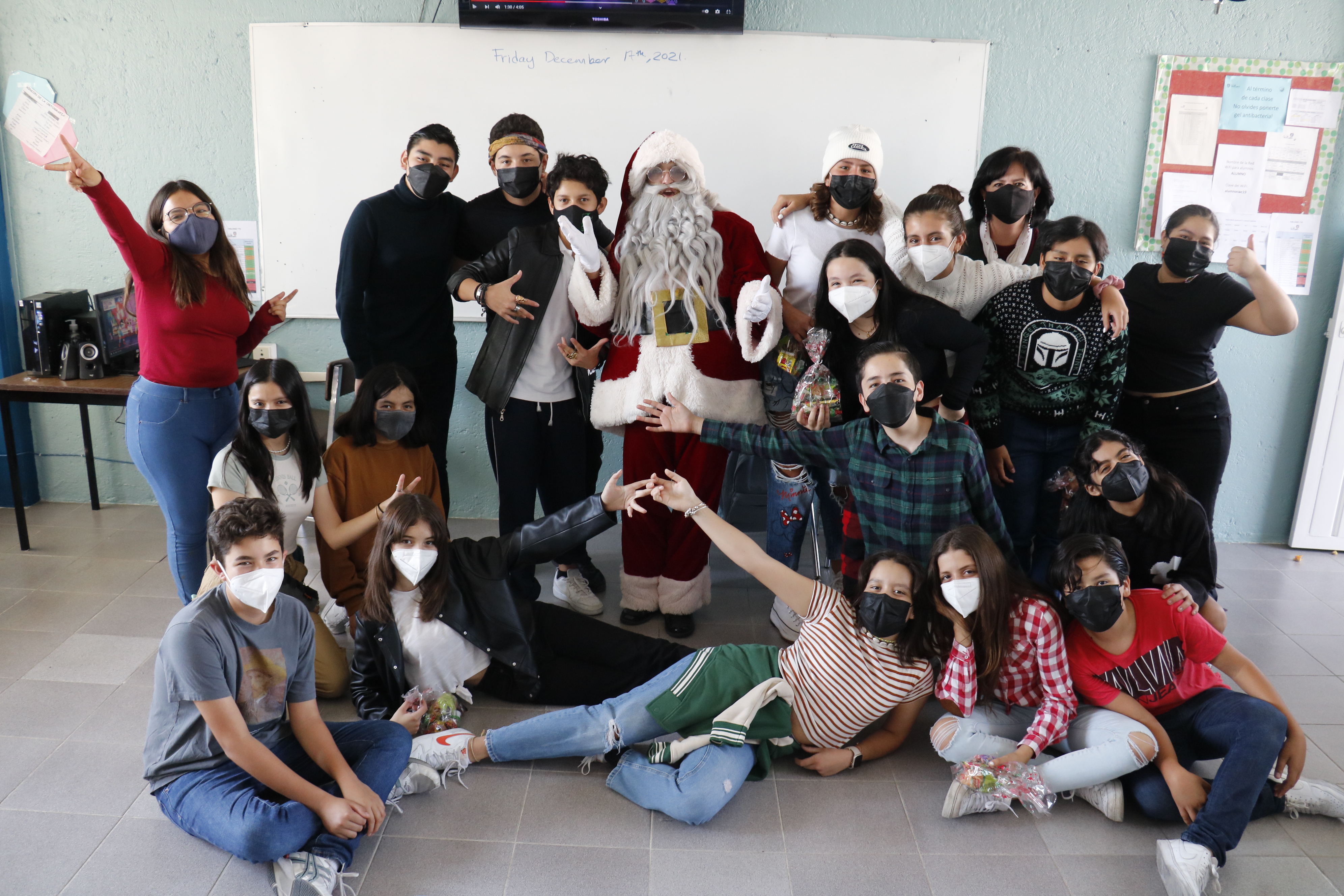 Visita Santa a secundaria 2021