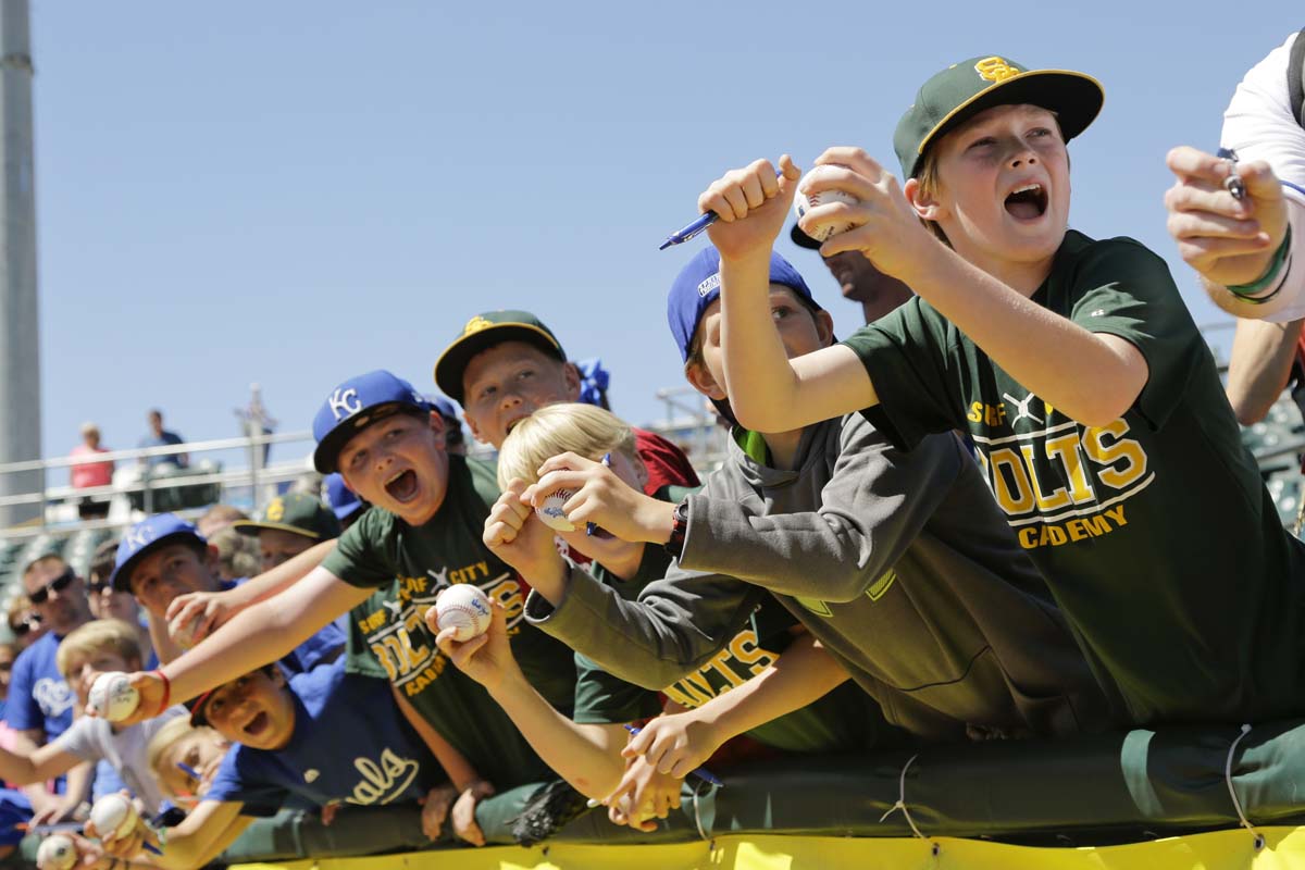 Kids Again: MLB makes strides in attracting younger fans, ticket buyers in  growing the game